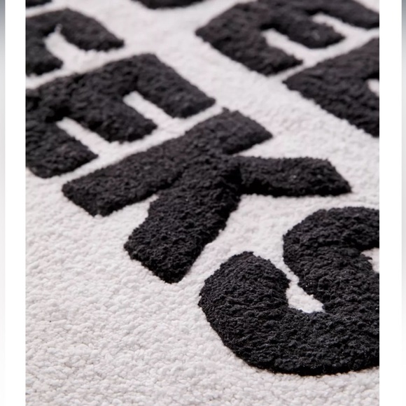 Urban Outfitters Sweet Cheeks Bath Mat NWT - Picture 3 of 10